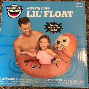 Otterly Cute pool float by Big Mouth
